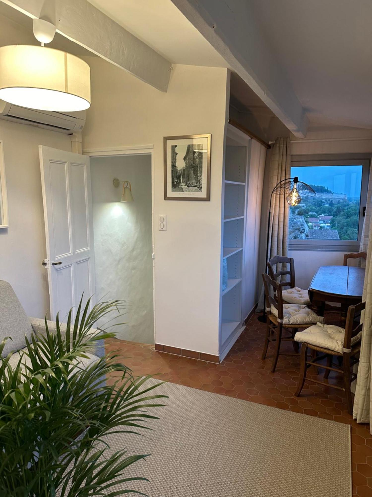 Charmante Petite Maison Avec Vue Panoramique, En Centre Historique, Proche D'Avignon, Ancienne, Renovee, Climatisee, Terrasse, Parking Public Gratuit Villeneuve-lès-Avignon Extérieur photo