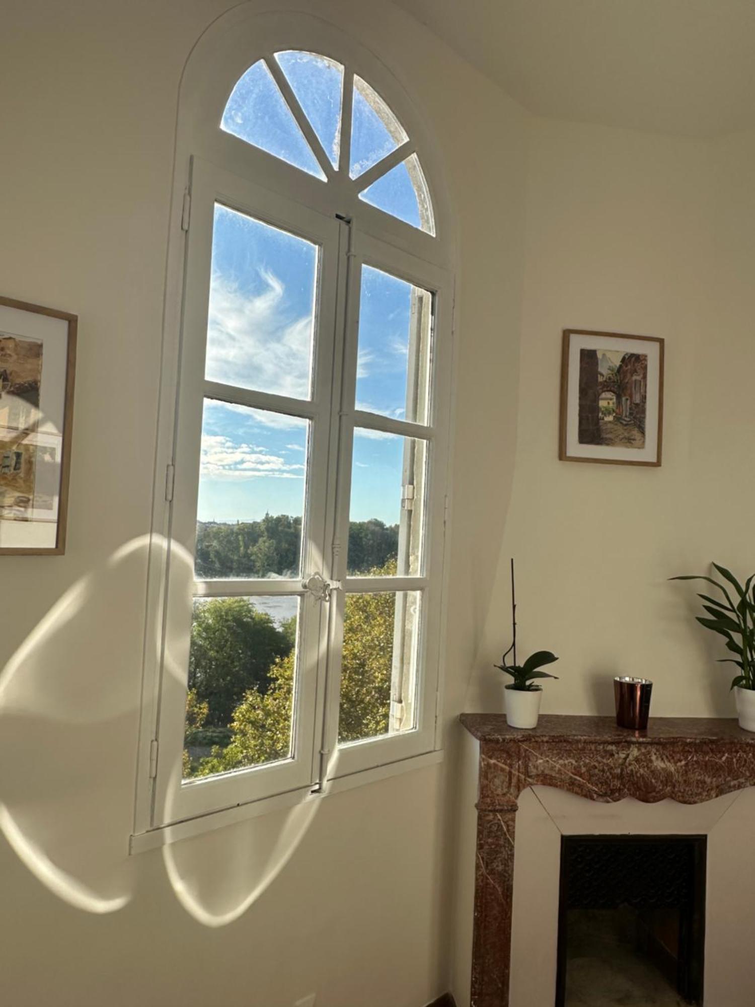 Charmante Petite Maison Avec Vue Panoramique, En Centre Historique, Proche D'Avignon, Ancienne, Renovee, Climatisee, Terrasse, Parking Public Gratuit Villeneuve-lès-Avignon Extérieur photo