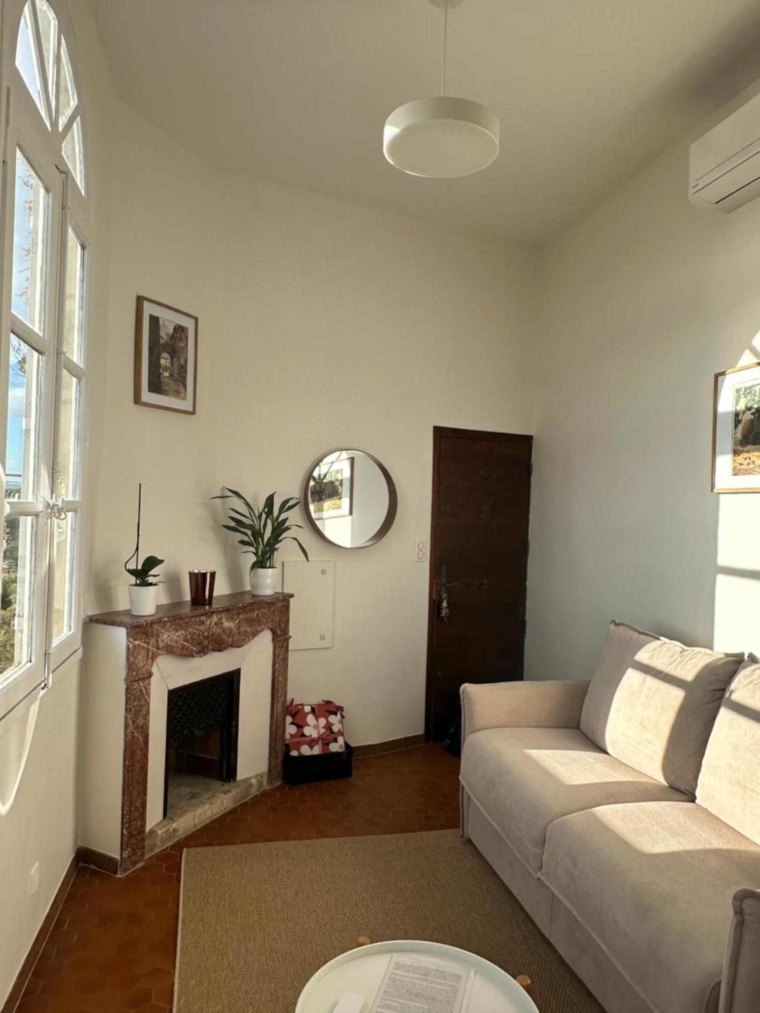 Charmante Petite Maison Avec Vue Panoramique, En Centre Historique, Proche D'Avignon, Ancienne, Renovee, Climatisee, Terrasse, Parking Public Gratuit Villeneuve-lès-Avignon Extérieur photo