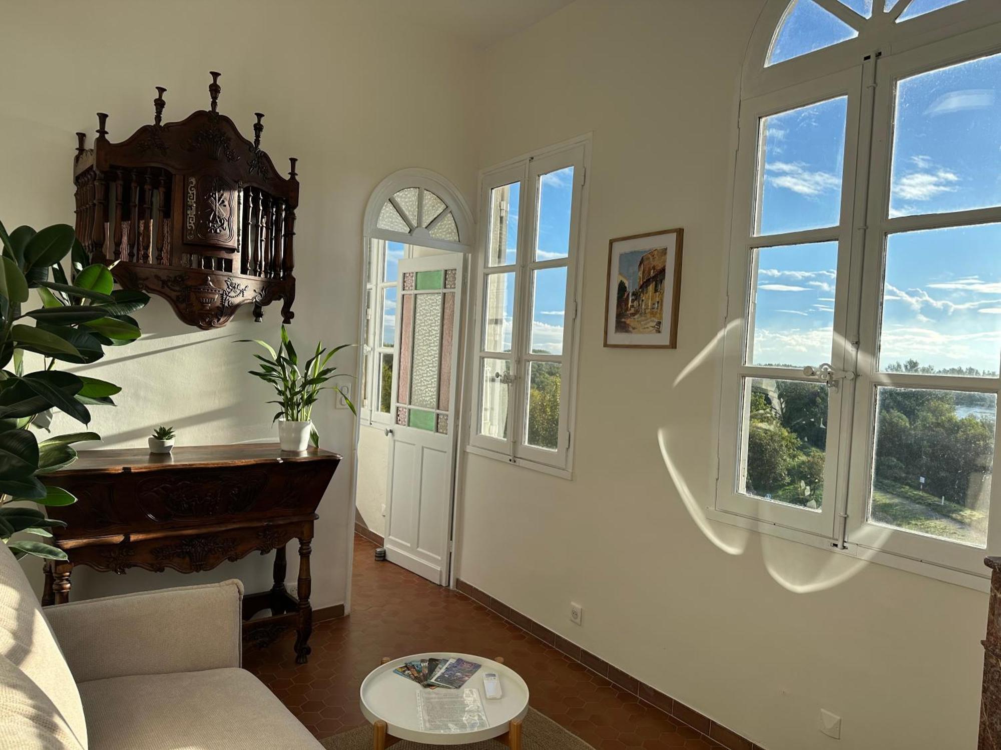Charmante Petite Maison Avec Vue Panoramique, En Centre Historique, Proche D'Avignon, Ancienne, Renovee, Climatisee, Terrasse, Parking Public Gratuit Villeneuve-lès-Avignon Extérieur photo